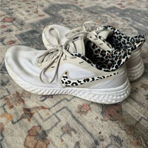 Nike Women's White Leopard Print Sneakers *FREE SHIPPING*
